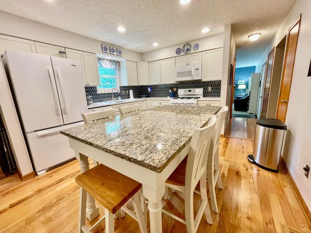 7700 Schoolway Court, Dublin, OH 43016