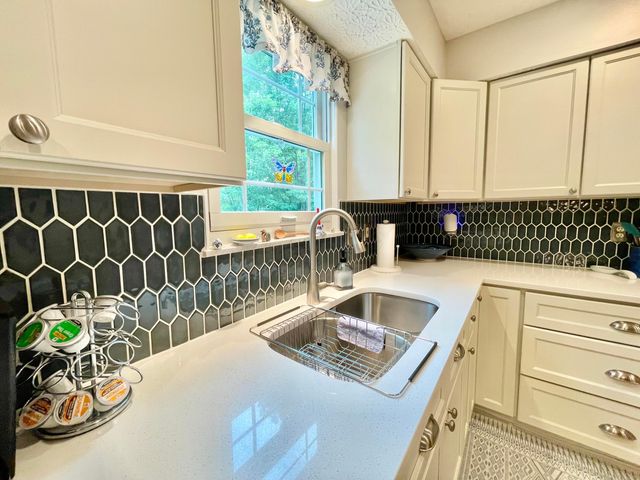 7700 Schoolway Court, Dublin, OH 43016