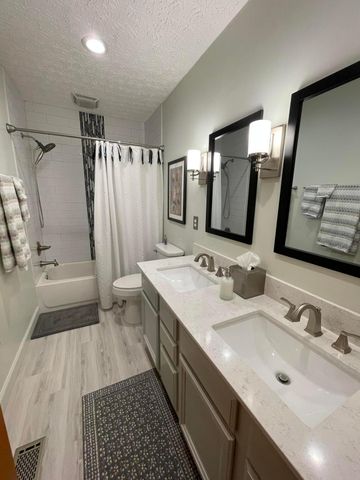 7700 Schoolway Court, Dublin, OH 43016