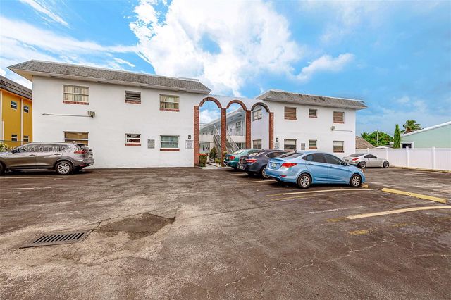 2826 Van Buren St 8, Hollywood, FL 33020