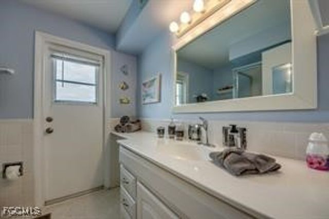 913 SE 43rd TER, Cape Coral, FL 33904