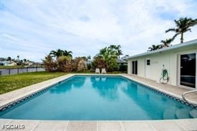 913 SE 43rd TER, Cape Coral, FL 33904