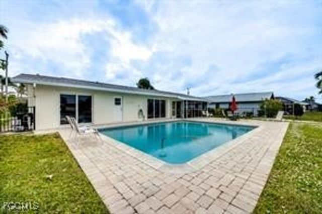 913 SE 43rd TER, Cape Coral, FL 33904