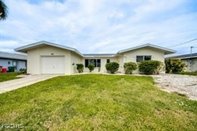 913 SE 43rd TER, Cape Coral, FL 33904