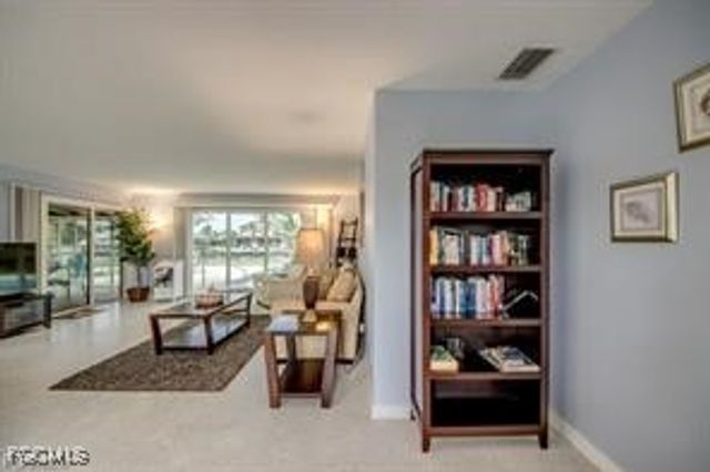 913 SE 43rd TER, Cape Coral, FL 33904