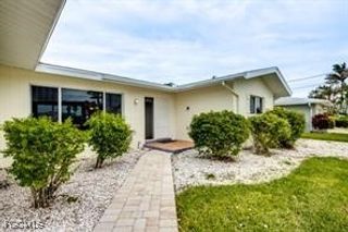913 SE 43rd TER, Cape Coral, FL 33904