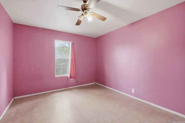 4615 WATERWOOD PASS DR, Elmendorf, TX 78112