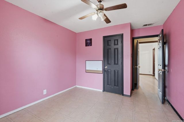 4615 WATERWOOD PASS DR, Elmendorf, TX 78112