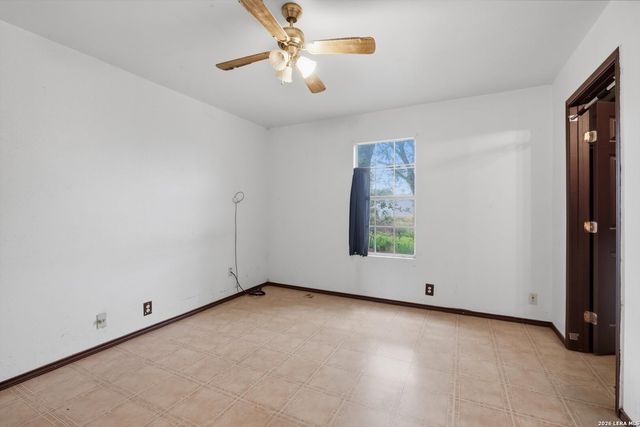 4615 WATERWOOD PASS DR, Elmendorf, TX 78112