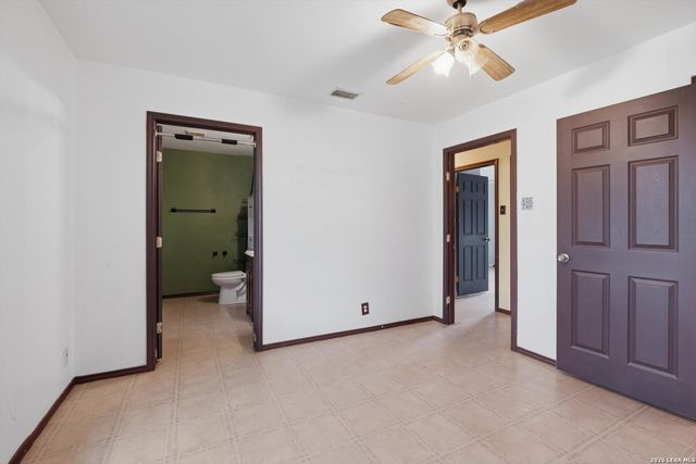 4615 WATERWOOD PASS DR, Elmendorf, TX 78112