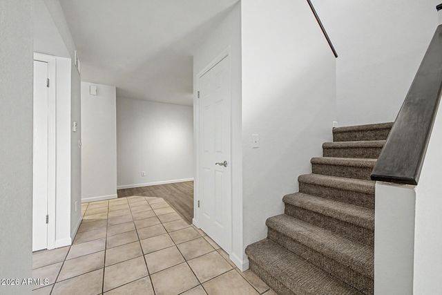 3301 E KELTON Lane 103, Phoenix, AZ 85032