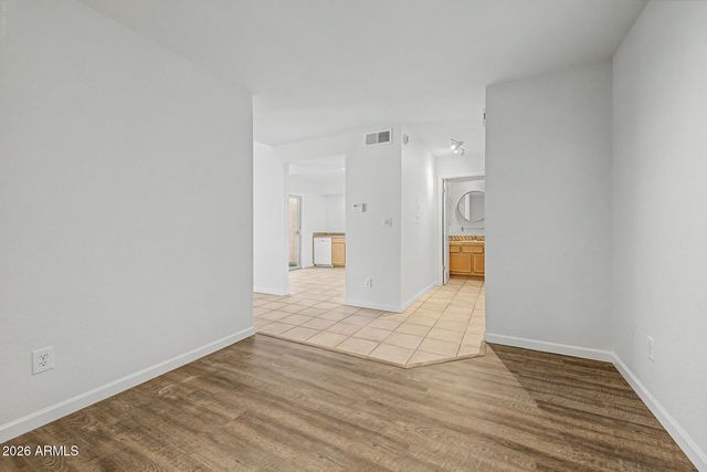 3301 E KELTON Lane 103, Phoenix, AZ 85032