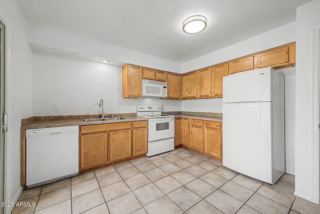 3301 E KELTON Lane 103, Phoenix, AZ 85032