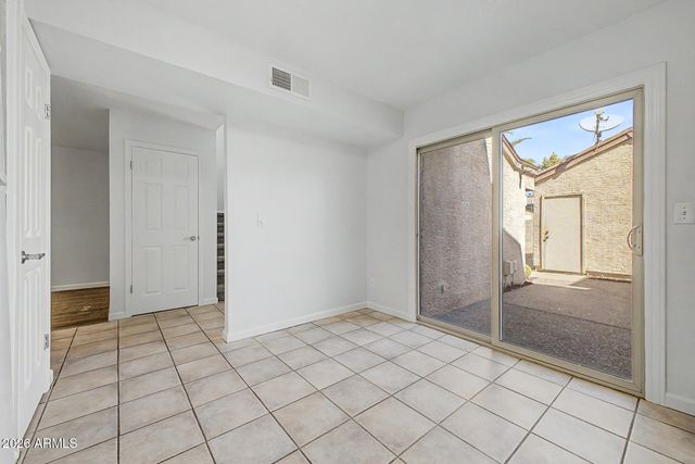 3301 E KELTON Lane 103, Phoenix, AZ 85032