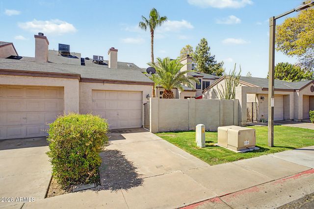 3301 E KELTON Lane 103, Phoenix, AZ 85032