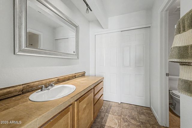 3301 E KELTON Lane 103, Phoenix, AZ 85032