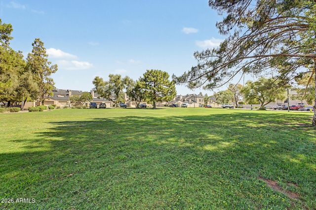 3301 E KELTON Lane 103, Phoenix, AZ 85032