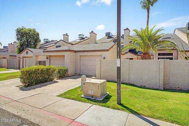 3301 E KELTON Lane 103, Phoenix, AZ 85032