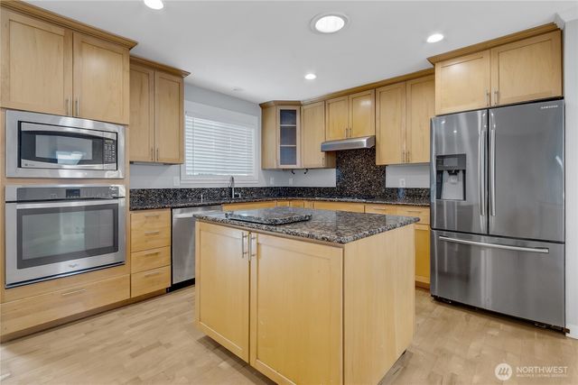2613 SW 340th Place, Federal Way, WA 98023