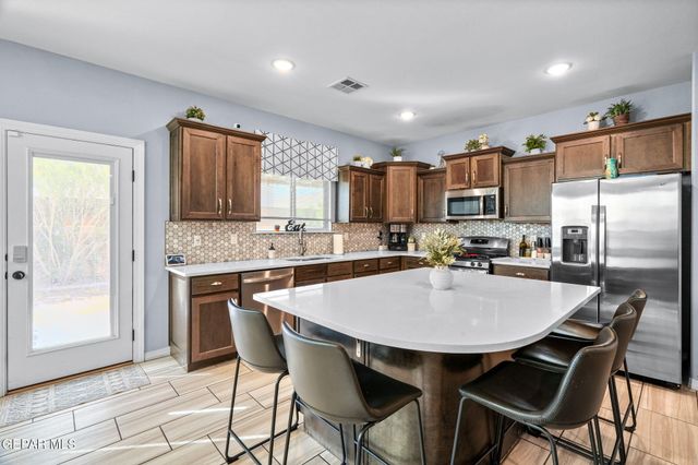 6613 FLORES Lane, El Paso, TX 79932