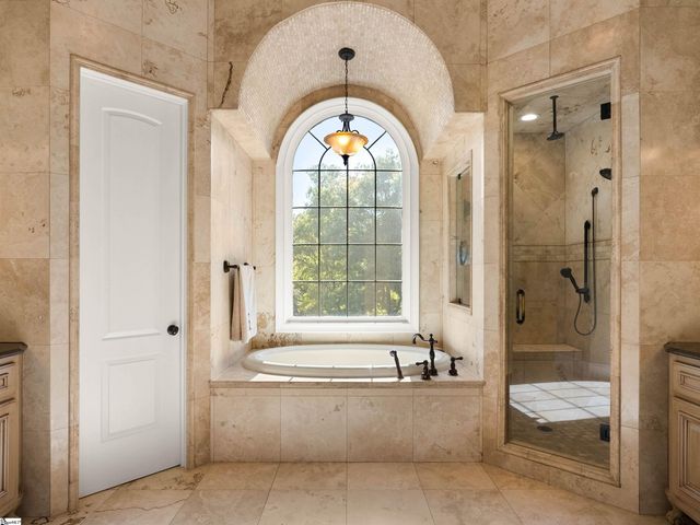 303 Cypress Point Court, Spartanburg, SC 29306