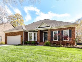 6711 Lyndonville Drive, Charlotte, NC 28277