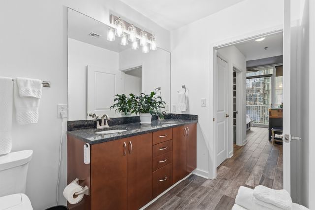 301 Demonbreun St Unit 1513, Nashville, TN 37201