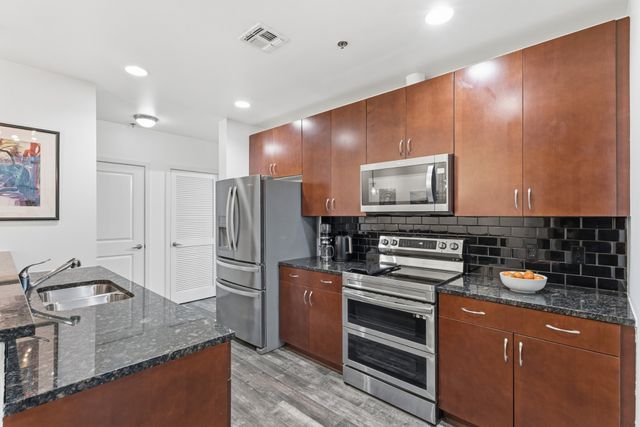 301 Demonbreun St Unit 1513, Nashville, TN 37201