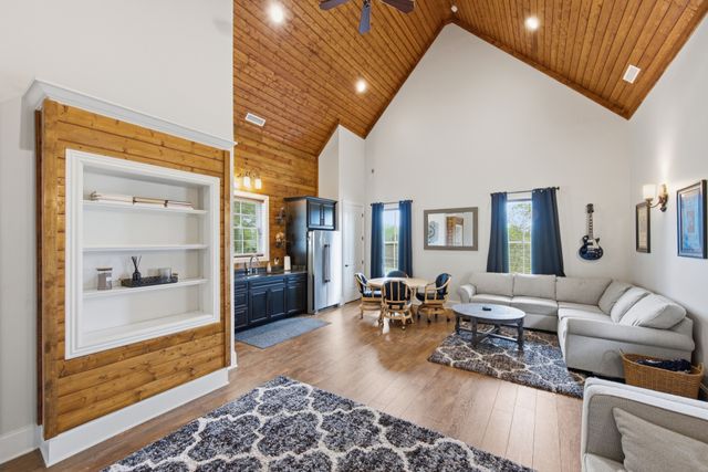 1500 Buckskin Ct, Thompsons Station, TN 37179
