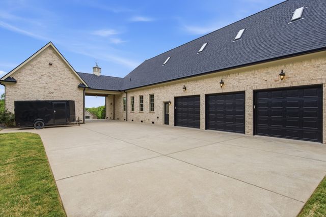 1500 Buckskin Ct, Thompsons Station, TN 37179