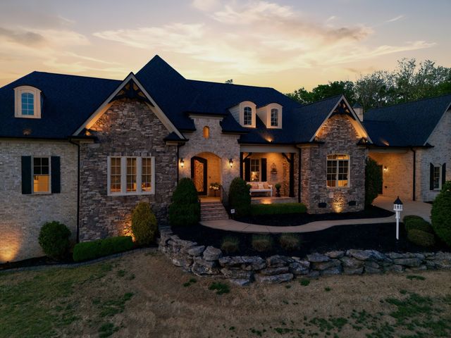 1500 Buckskin Ct, Thompsons Station, TN 37179