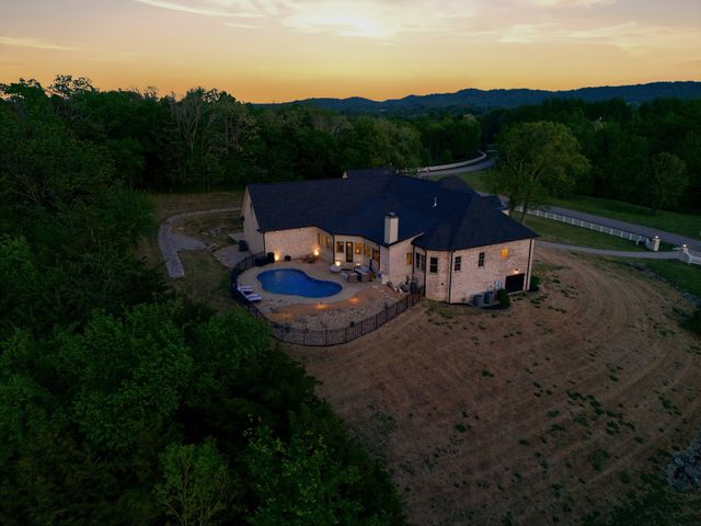 1500 Buckskin Ct, Thompsons Station, TN 37179