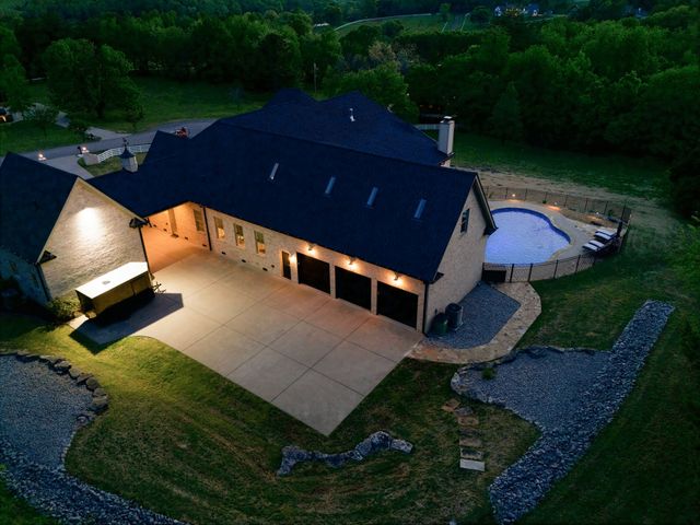 1500 Buckskin Ct, Thompsons Station, TN 37179