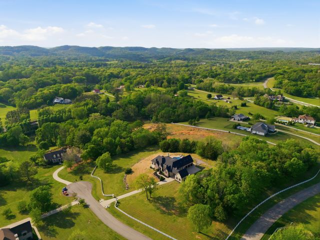 1500 Buckskin Ct, Thompsons Station, TN 37179