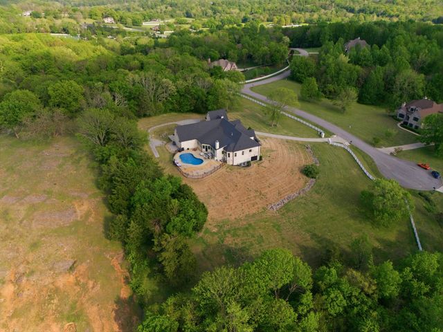 1500 Buckskin Ct, Thompsons Station, TN 37179