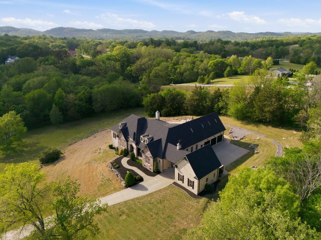 1500 Buckskin Ct, Thompsons Station, TN 37179