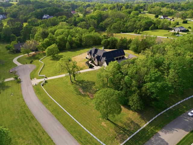 1500 Buckskin Ct, Thompsons Station, TN 37179