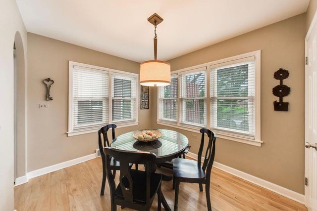 511 S Hi Lusi Avenue, Mount Prospect, IL 60056