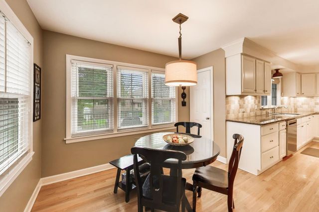 511 S Hi Lusi Avenue, Mount Prospect, IL 60056