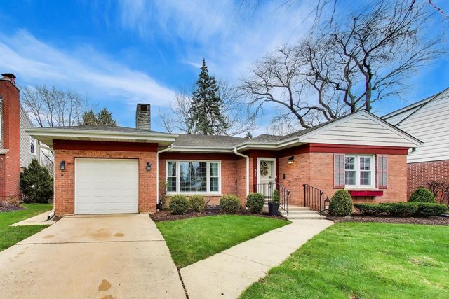 511 S Hi Lusi Avenue, Mount Prospect, IL 60056