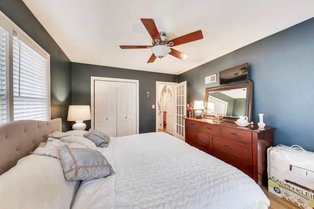 511 S Hi Lusi Avenue, Mount Prospect, IL 60056