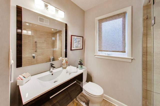 511 S Hi Lusi Avenue, Mount Prospect, IL 60056