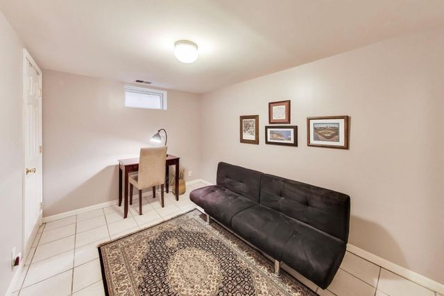 511 S Hi Lusi Avenue, Mount Prospect, IL 60056