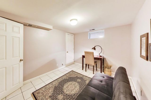 511 S Hi Lusi Avenue, Mount Prospect, IL 60056