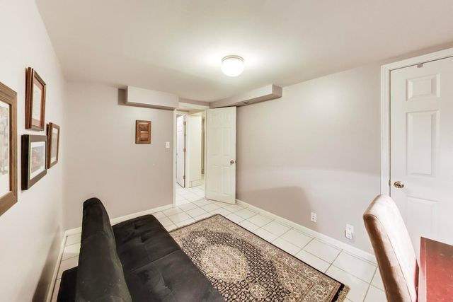 511 S Hi Lusi Avenue, Mount Prospect, IL 60056