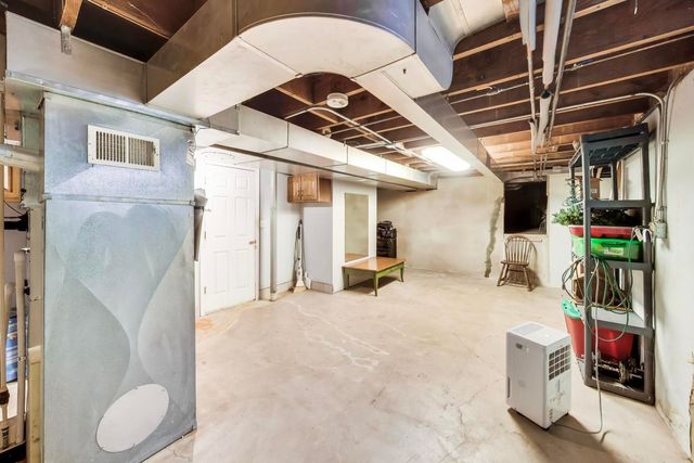 511 S Hi Lusi Avenue, Mount Prospect, IL 60056