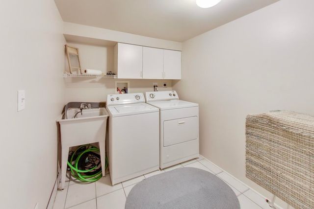 511 S Hi Lusi Avenue, Mount Prospect, IL 60056