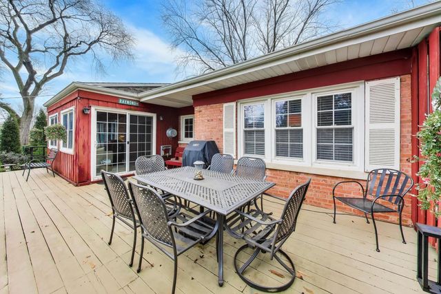 511 S Hi Lusi Avenue, Mount Prospect, IL 60056