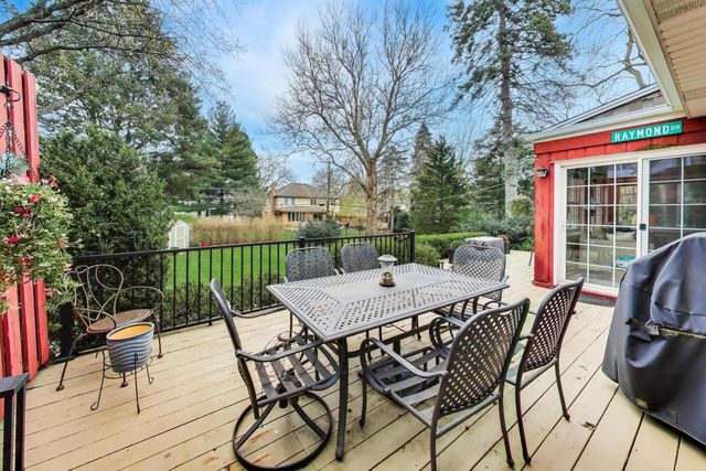 511 S Hi Lusi Avenue, Mount Prospect, IL 60056