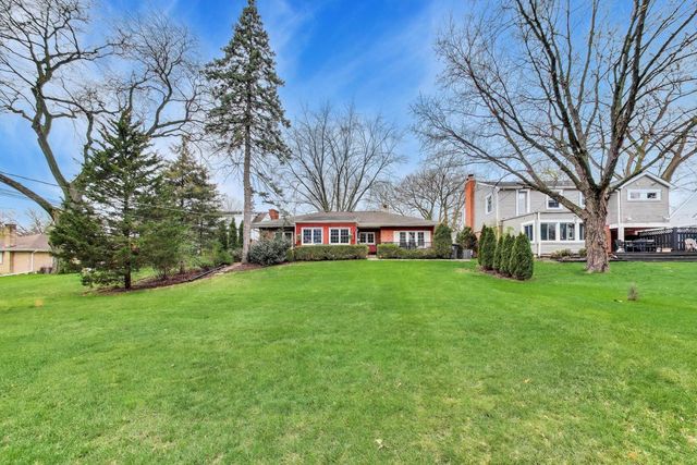 511 S Hi Lusi Avenue, Mount Prospect, IL 60056